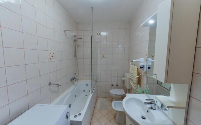 Lumbre Apartment