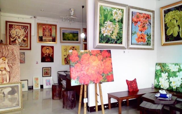Jangmuang Gallery House