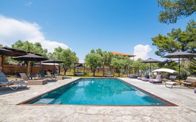 Pefkon Suites
