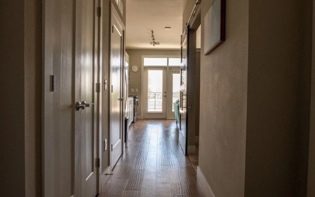 FRONTDESK Old Town Apts Scottsdale