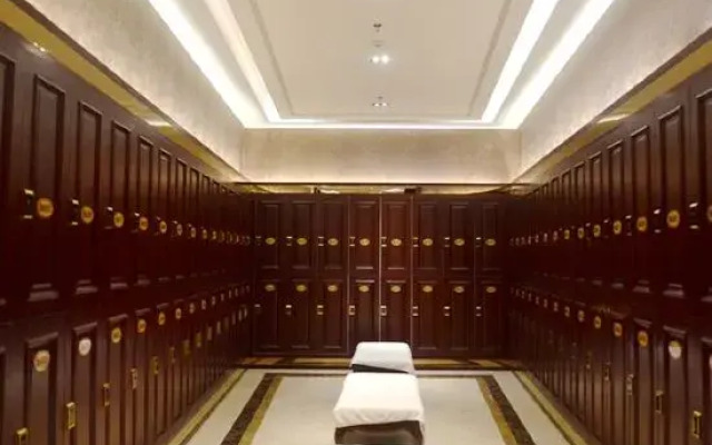 Aohua International Hot Spring Hotel