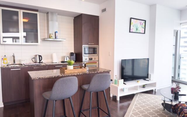 Luxury 2 Bedroom Lakeview