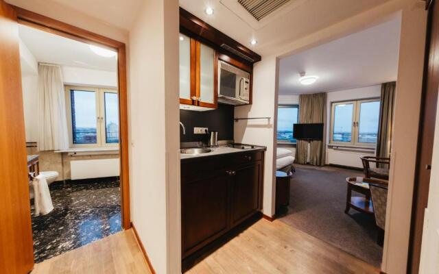 Lindner Hotel Frankfurt Main Plaza, part of JdV by Hyatt