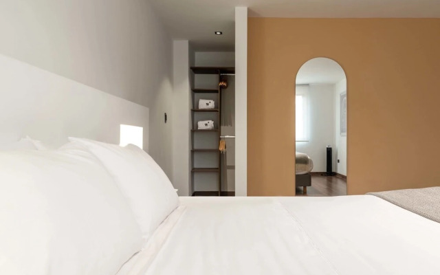 w Stunning 3BR With Terrace in Laureles