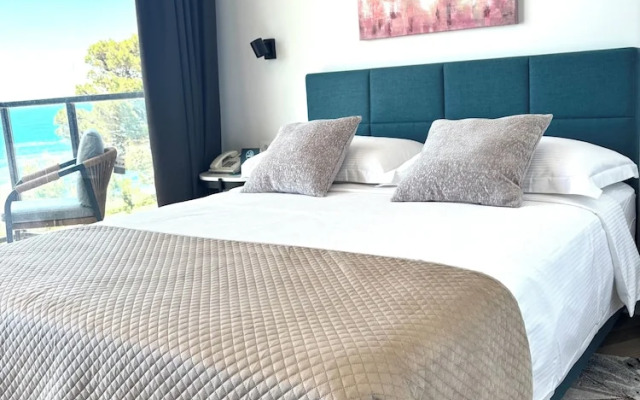 Stella's beachfront aparthotel