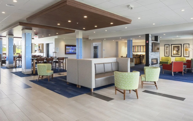 Holiday Inn Express And Suites Bourbonnais East - Bradley, an IHG Hotel