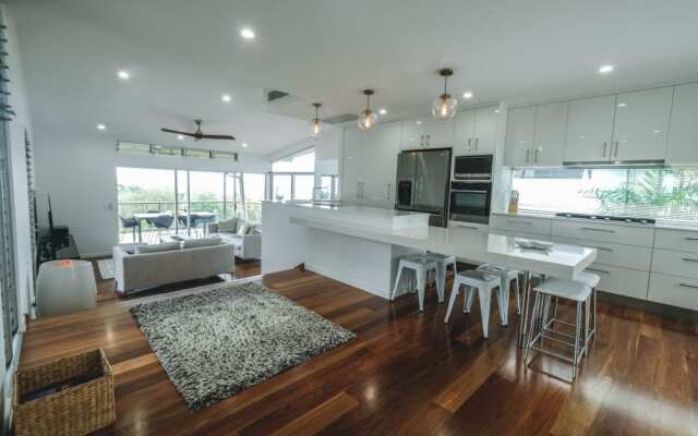 Bellevue Holiday Home Airlie Beach