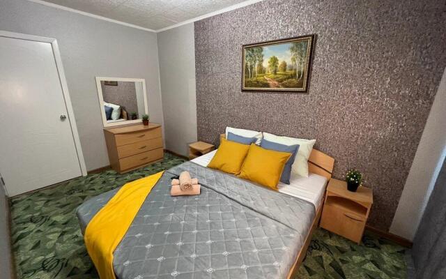 Диван и чемодан на Красном проспекте 94/1