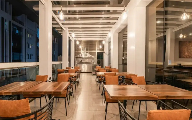 Maa Hotel and Suites