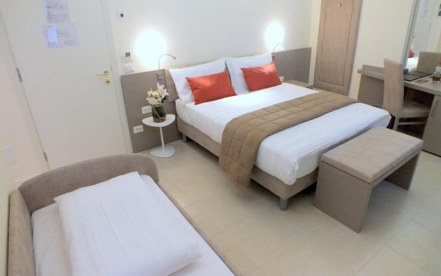 Leone Hotel