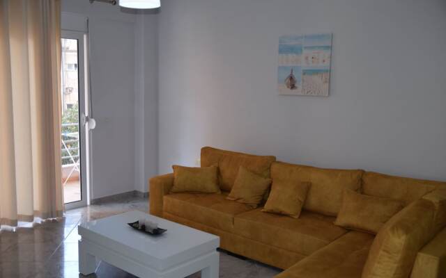 Romina Apartments