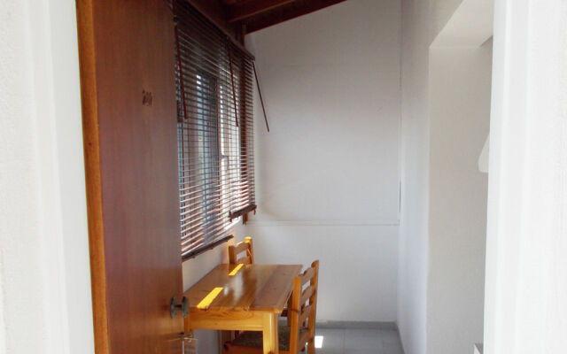 Polyxenis Rooms