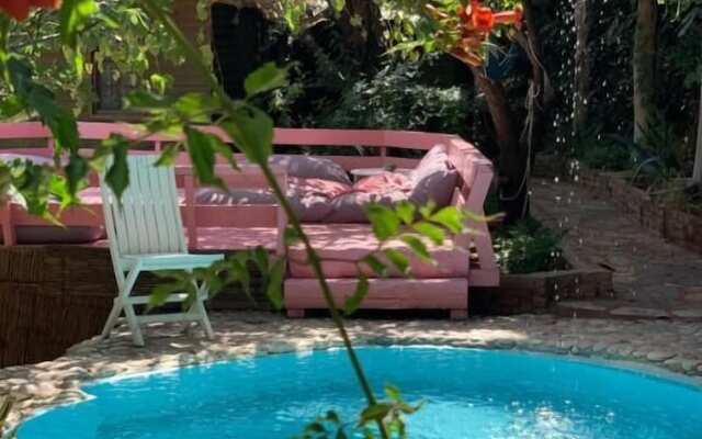 Turan Hill Lounge Hotel