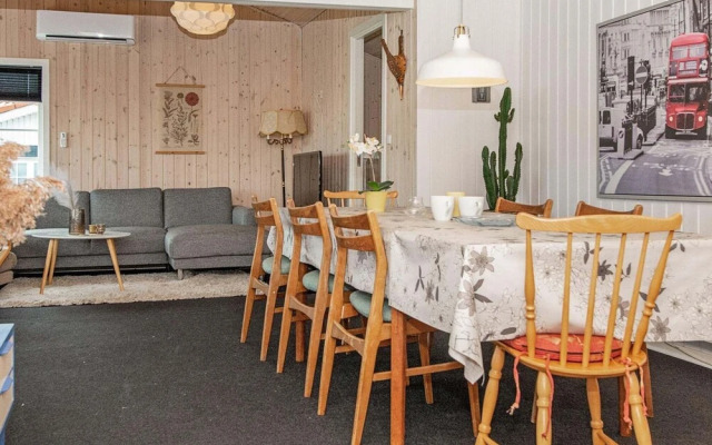 Vibrant Holiday Home in Juelsminde near Sea