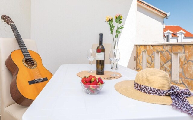 Amazing Apartment in Plano With Wifi and 2 Bedrooms