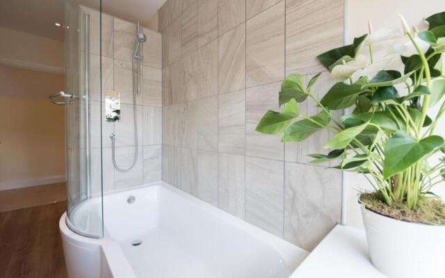 The Lodge at Broadway