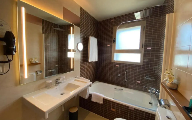 ON ALETA ROOM designed for adults