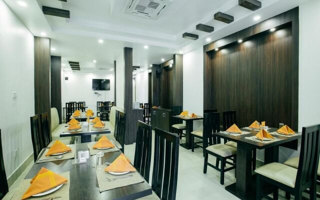 OYO 11474 Gangaur Regency Boutique Hotel