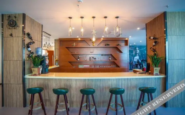 Super 8 Hotel (Weifang Yihe First City Gudemao)