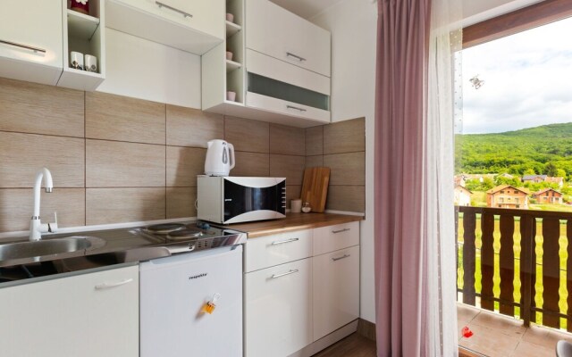 Cosy Apartment in Oto?ac With Balcony