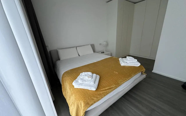 Garda Lake Luxury Life