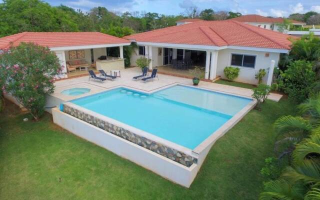 New Villa With Infinity Pool