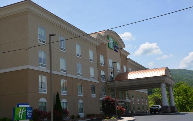 Holiday Inn Express & Suites, Caryville, an IHG Hotel