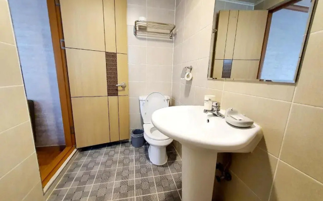 Hwangridangil Adamjeong Hanok Stay