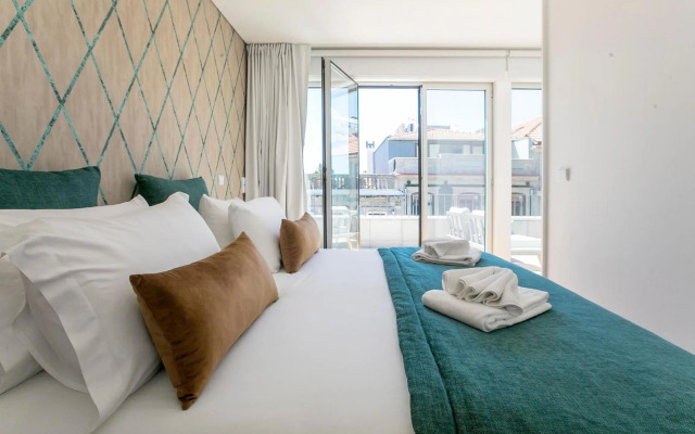 Luminous Premium Loft w/AC & Terrace by LovelyStay