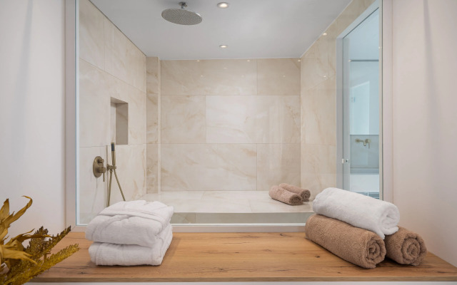 Cycladic Suites & Spa