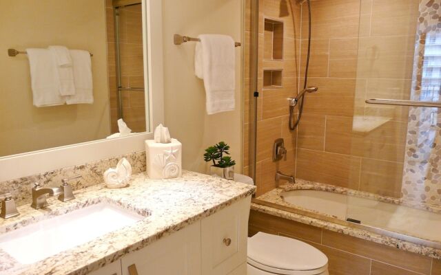 Beachfront Condo With Pool and Dazzling Ocean View