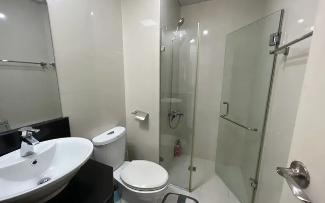Del'S Condotel across NAIA Terminal 3