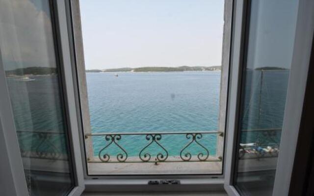 Arnolongo B4 Sea View