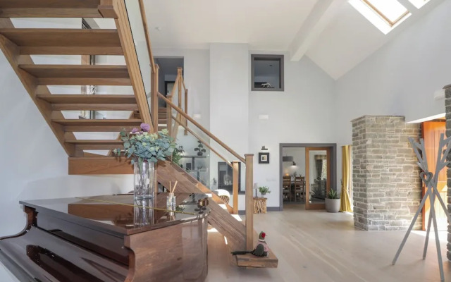 Ben Luna Lodge