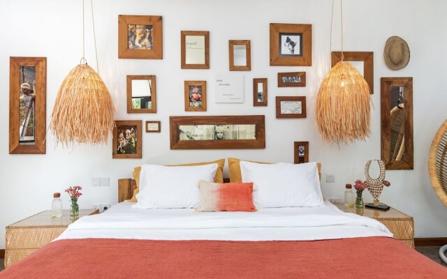 Villa Lora by Villa Finder