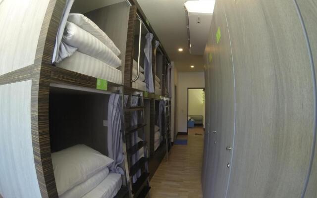 Walking Street Hostel by New Wave - Adults Only