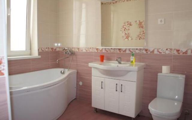 98 Kati Solovyanovoy Guest House