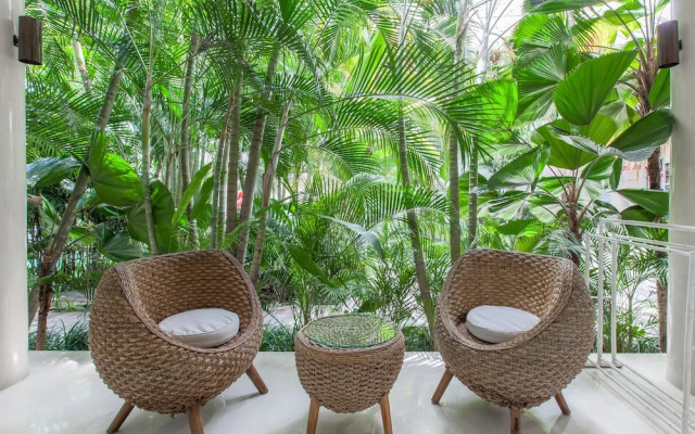 The Green Room Canggu - Hostel