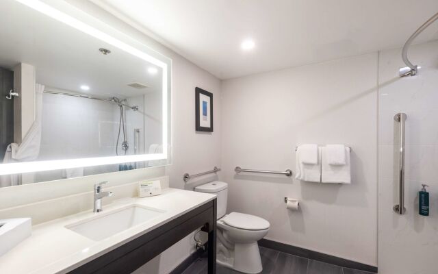 DoubleTree by Hilton Calgary North