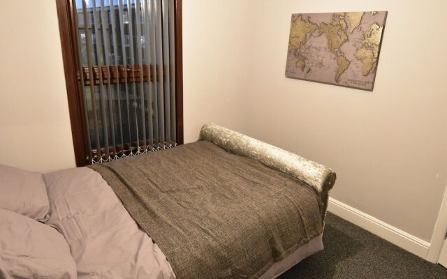 Spacious Holiday Home in Coventry near Coventry University