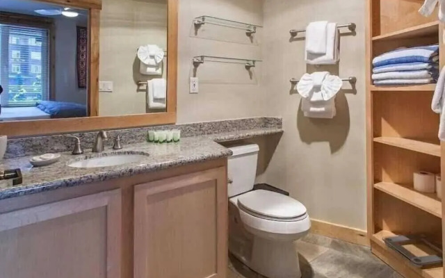 Juniper Springs Lodge by Mammoth Five Star