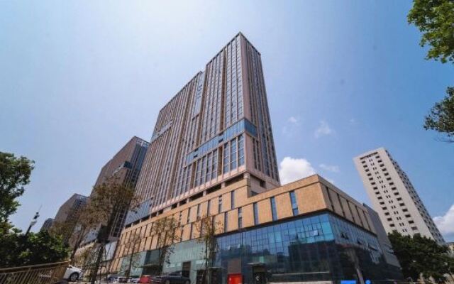 YEM Tata Executive Apartment (Shenzhen Baoan Wanda Plaza Store）