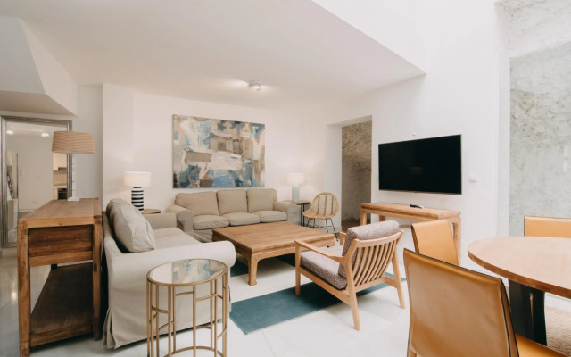 tuGuest Alhambra house