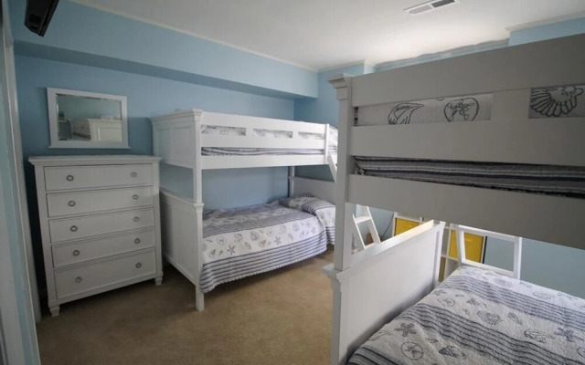 Bellevue Street 4 #6