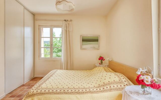 The Awning Housecosy Holiday Home in Rustrel With Swimming Pool