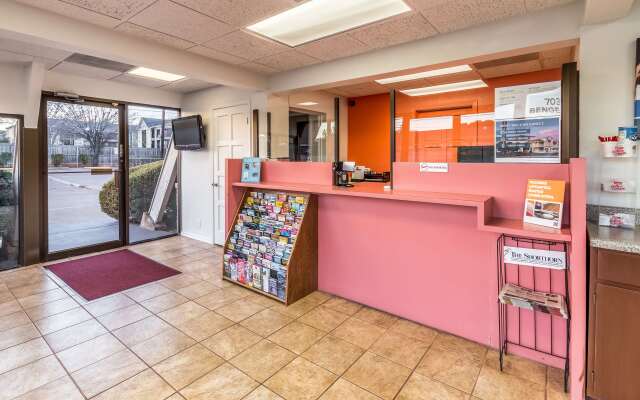 Motel 6 Arlington, TX - UTA