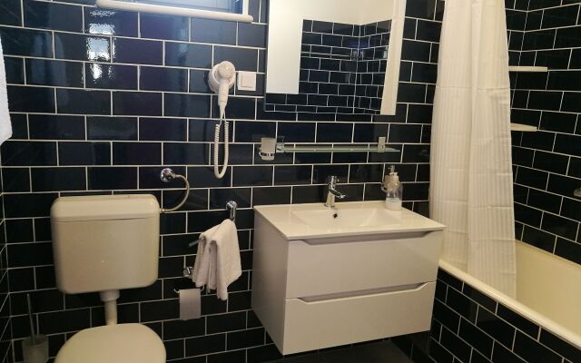 Apartment Ton - 200m from the sea: A2 Bol, Island Brac