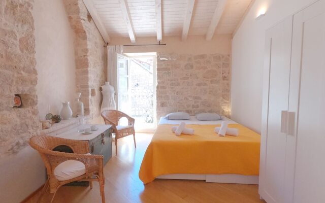 Historic Piazza House & Romantic Garden