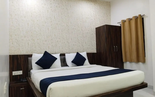 Hotel Ten Eleven Grand