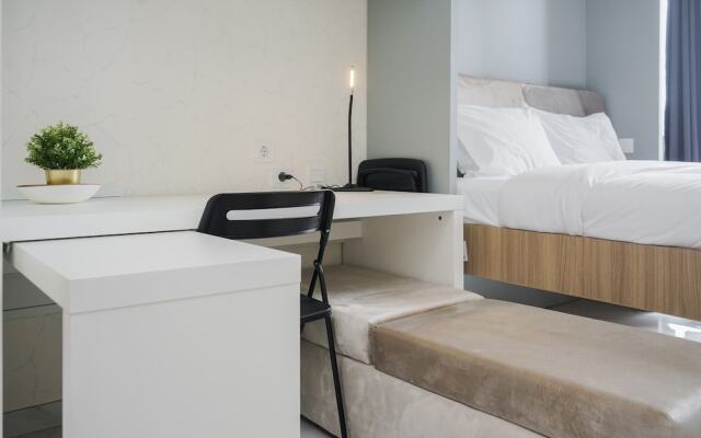 Stunning Studio Apartment at Sky House BSD